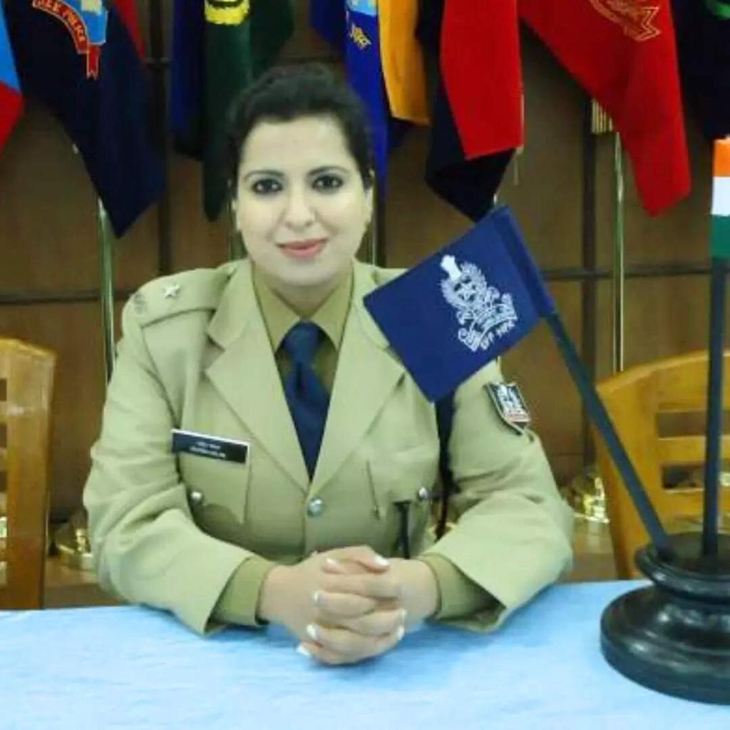 Dr. Ruveda Salam